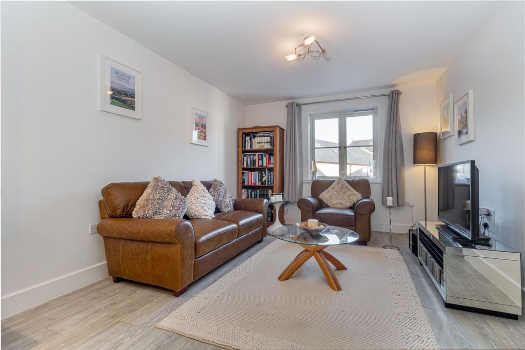 Property photo 3 of 18 Livng-Room-4.Jpg