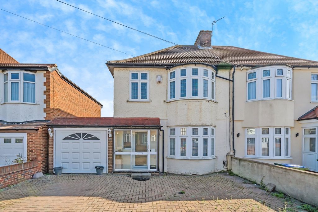 Property photo 1 of 11 External