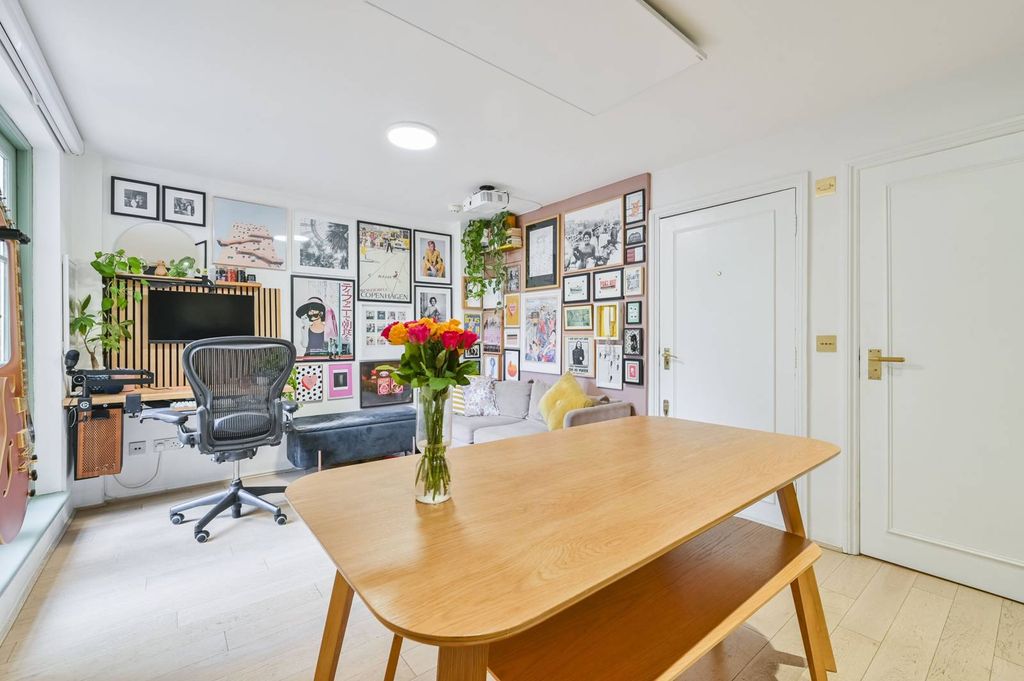 Property photo 3 of 9