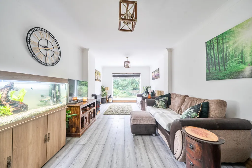 House in Southampton - More