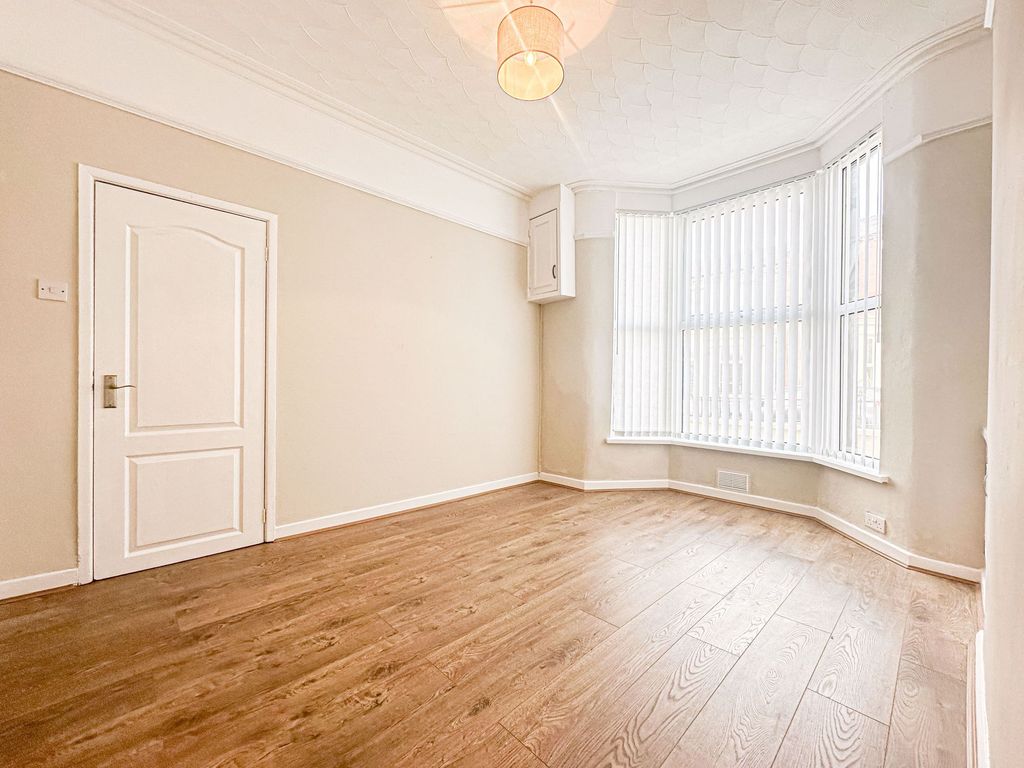 Property photo 3 of 13 Photo 7