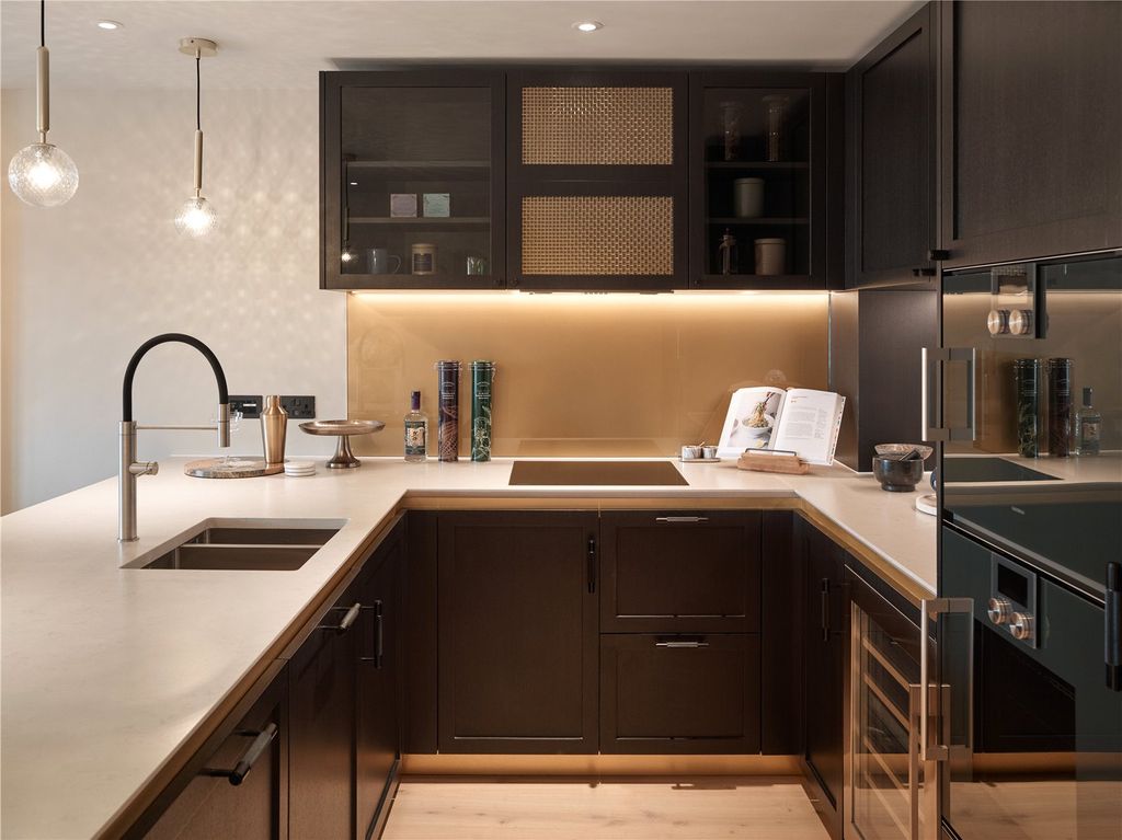 Property photo 3 of 8 Kitchen