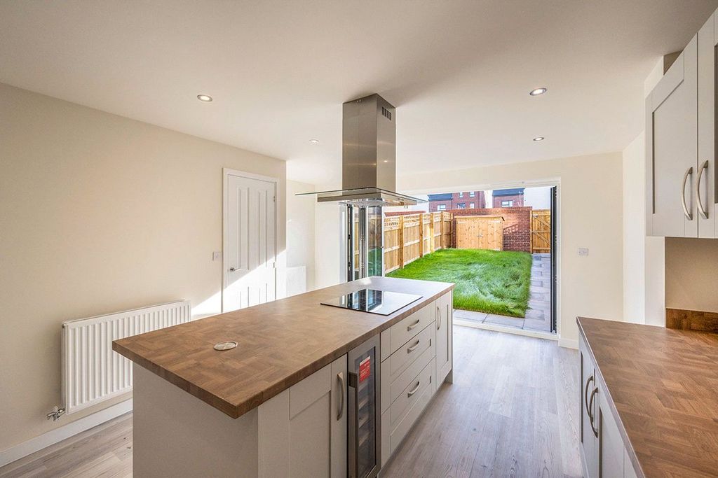 Property photo 3 of 8 Picture No. 09