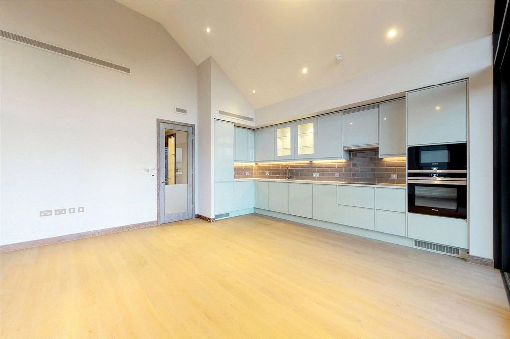 Property photo 2 of 17 Picture No. 04