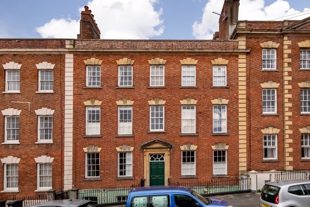 Property photo 2 of 12 External