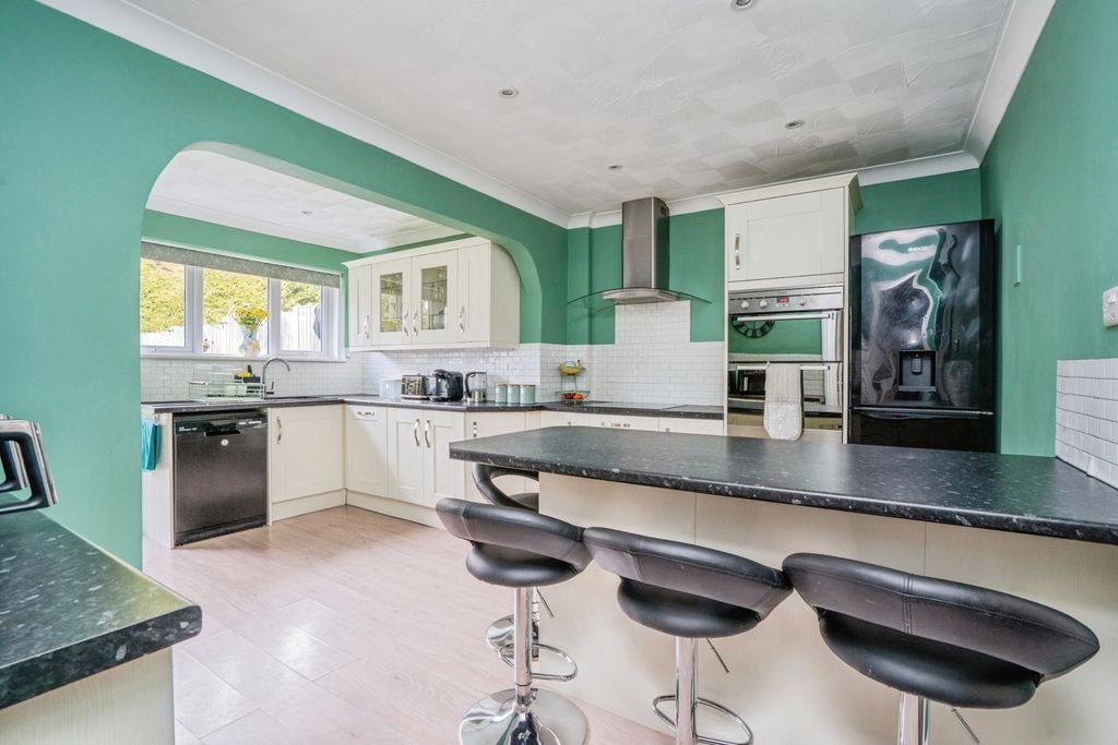 Property photo 3 of 14 Pbox-Img.Jpg