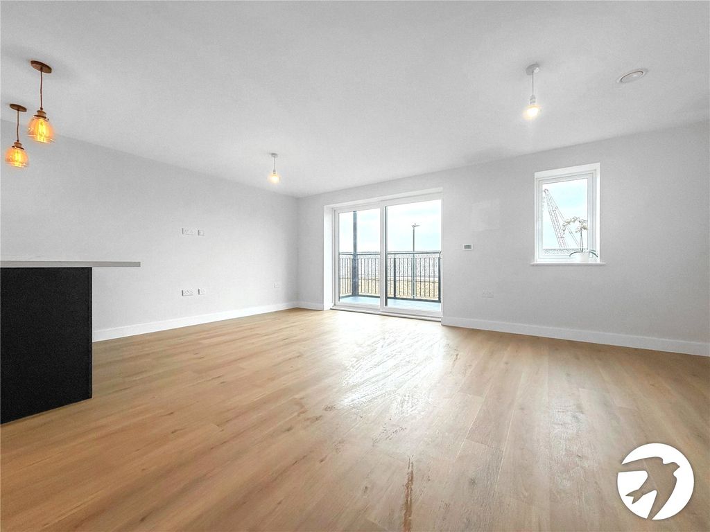 Property photo 3 of 8 Picture No. 04