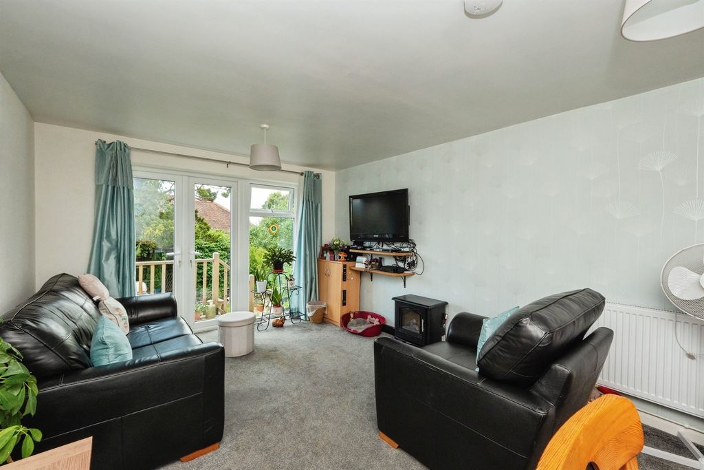 Property photo 2 of 17