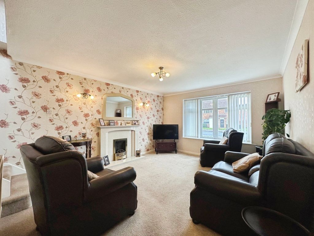 Property photo 3 of 25