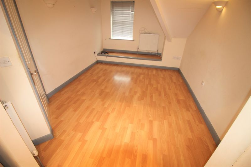 Property photo 3 of 6 Photo 6