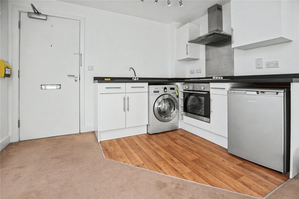 Property photo 3 of 7 Picture No. 05