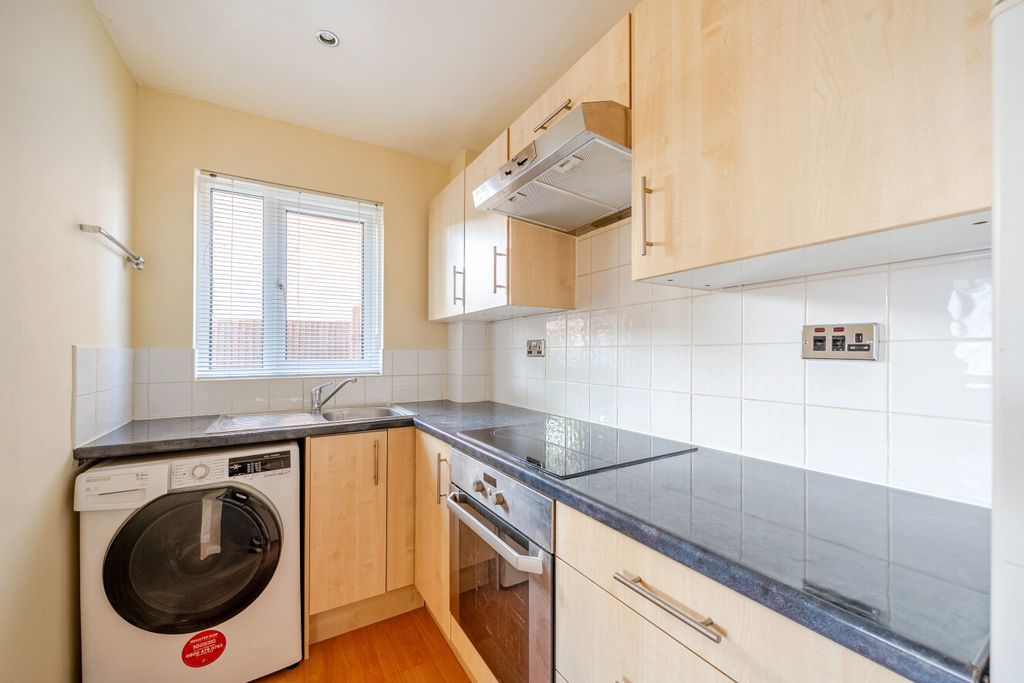 Property photo 3 of 7 1528709-8-6Abe899...