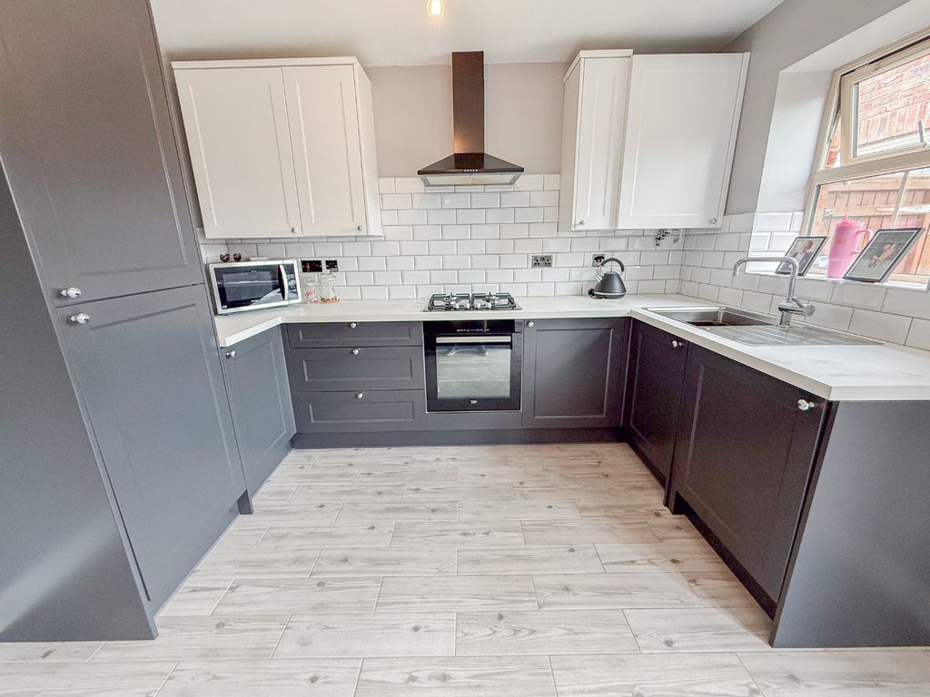 Property photo 3 of 15 4332454
