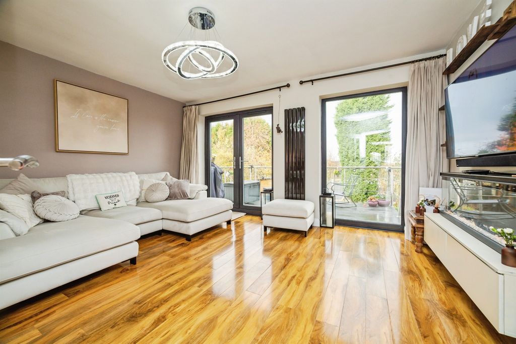 Property photo 2 of 16