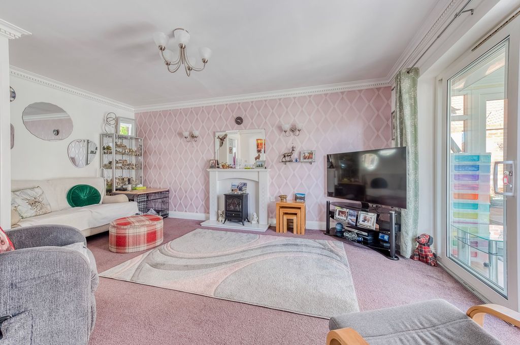 Property photo 2 of 21