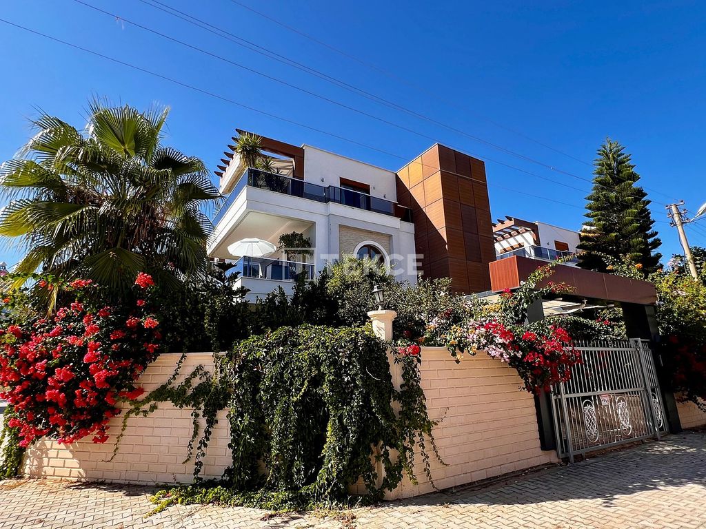 Property photo 1 of 44