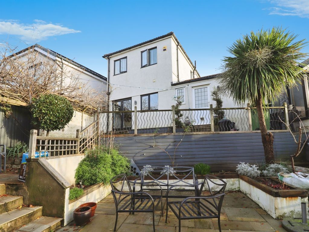 Property photo 2 of 26