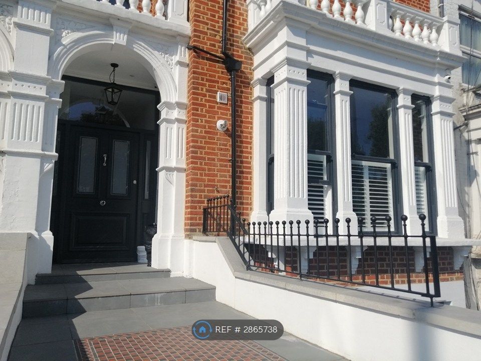 Property photo 2 of 26 Front House Entrance