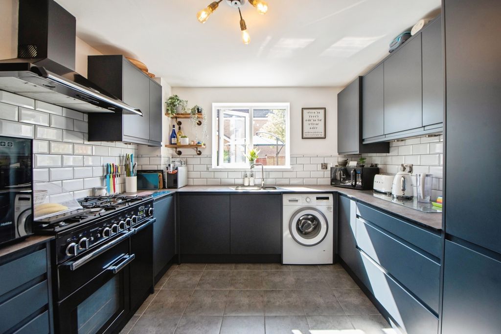 Property photo 3 of 20 Pbox-Img.Jpg