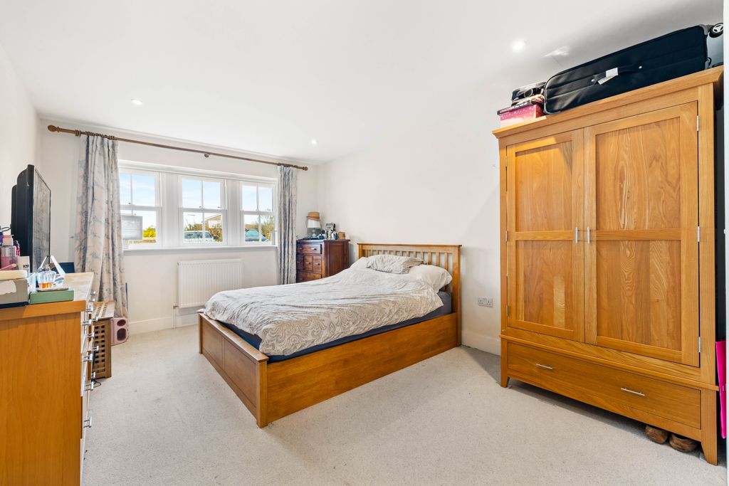 Property photo 3 of 11 1 (2).Jpg