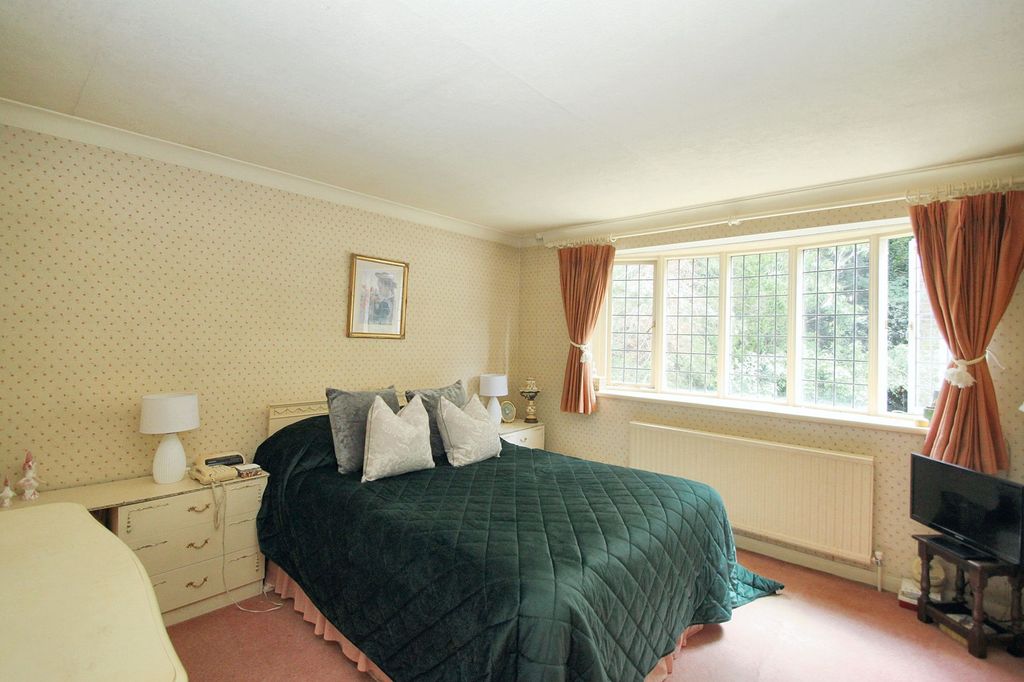 Property photo 2 of 25