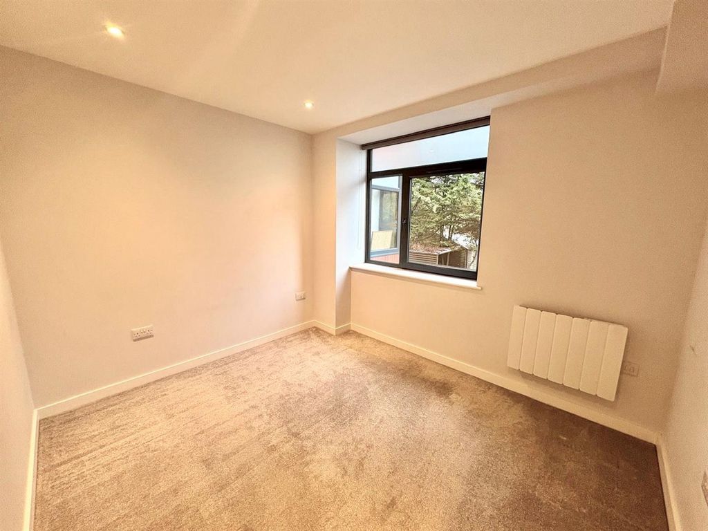 Property photo 3 of 13 Bedroom 1