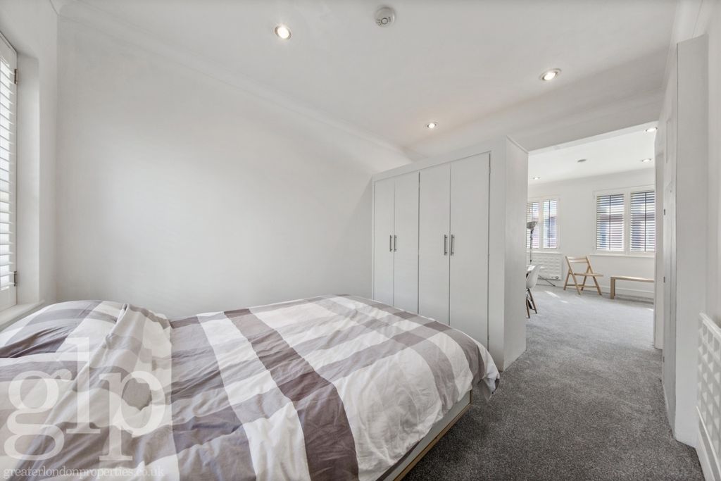 Property photo 2 of 12 2373534
