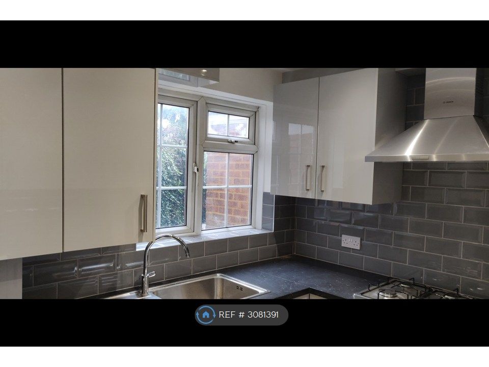 Property photo 1 of 32