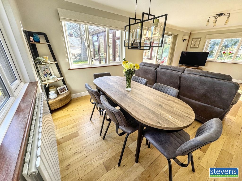 Property photo 3 of 32 Img_8904