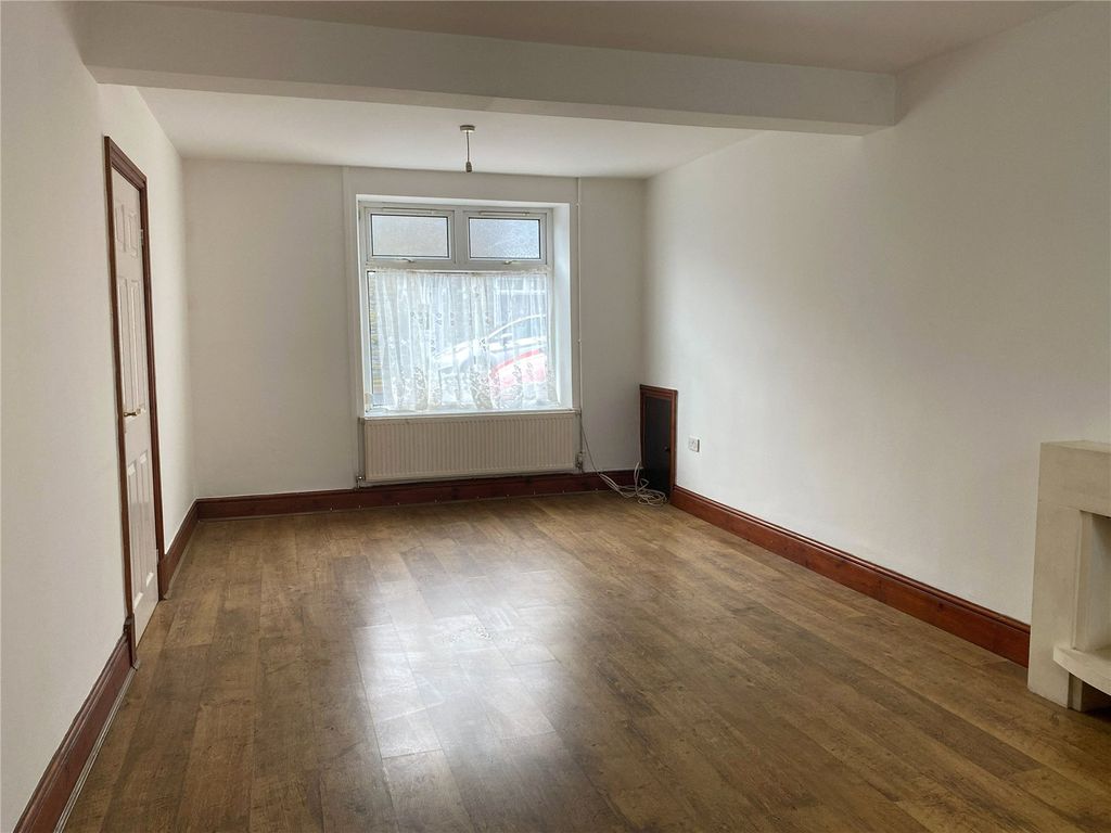 Property photo 3 of 11 Picture No. 16