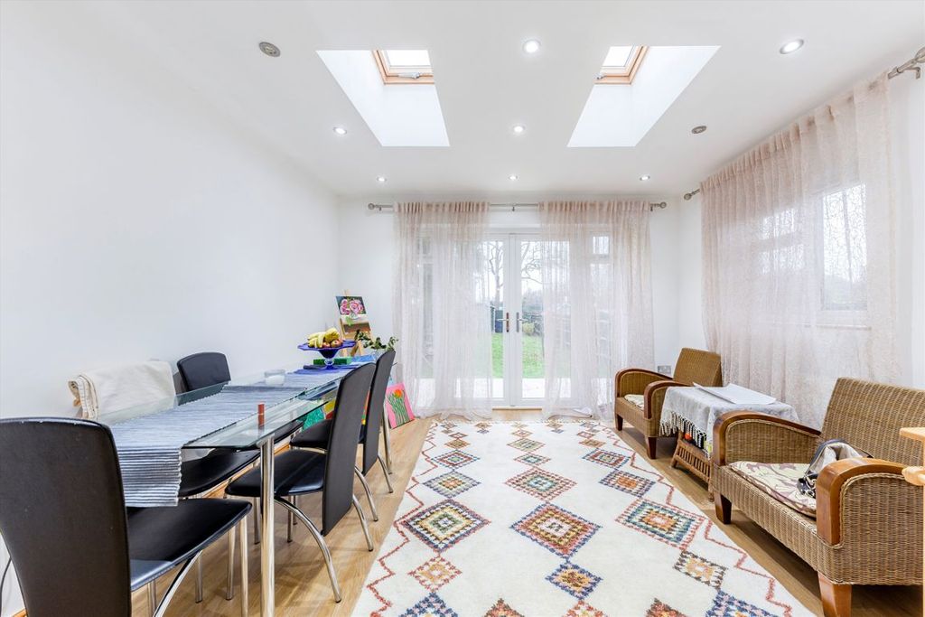 Property photo 3 of 8