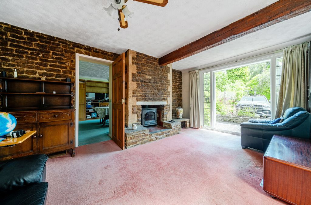 Property photo 2 of 24 1492846-11-6A5915...