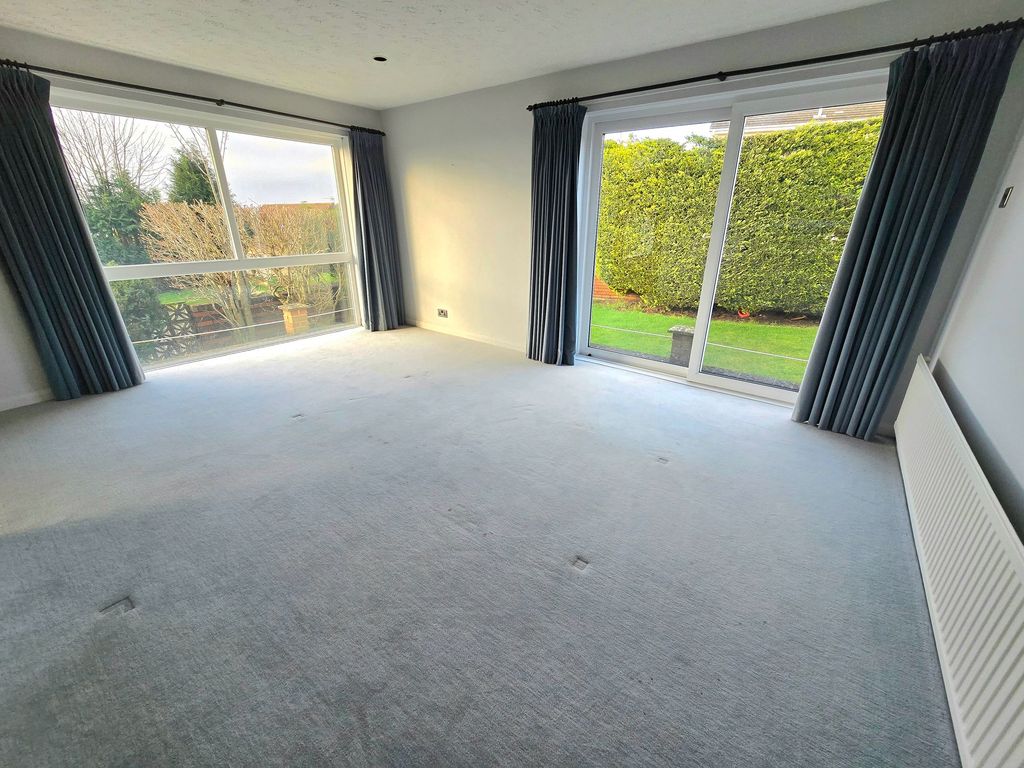 Property photo 3 of 37 Dining Room