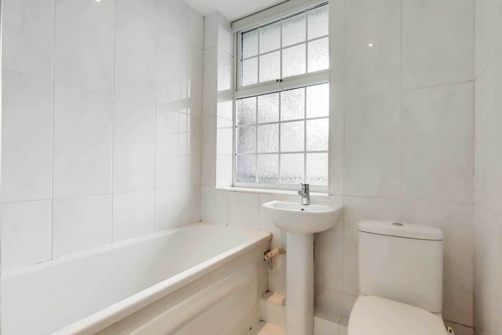 Property photo 2 of 3