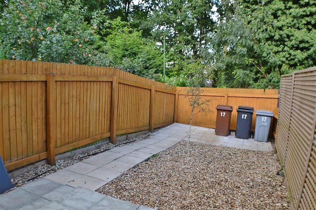 Property photo 3 of 10 Outside