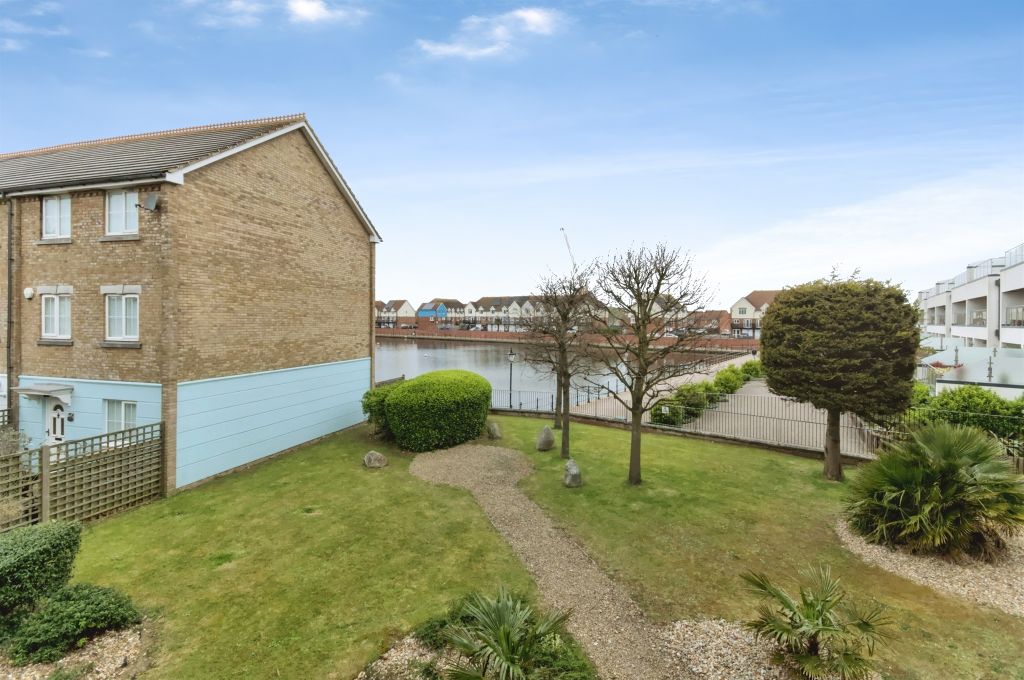 Property photo 2 of 20