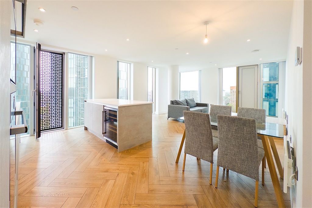Property photo 1 of 13 (Main)