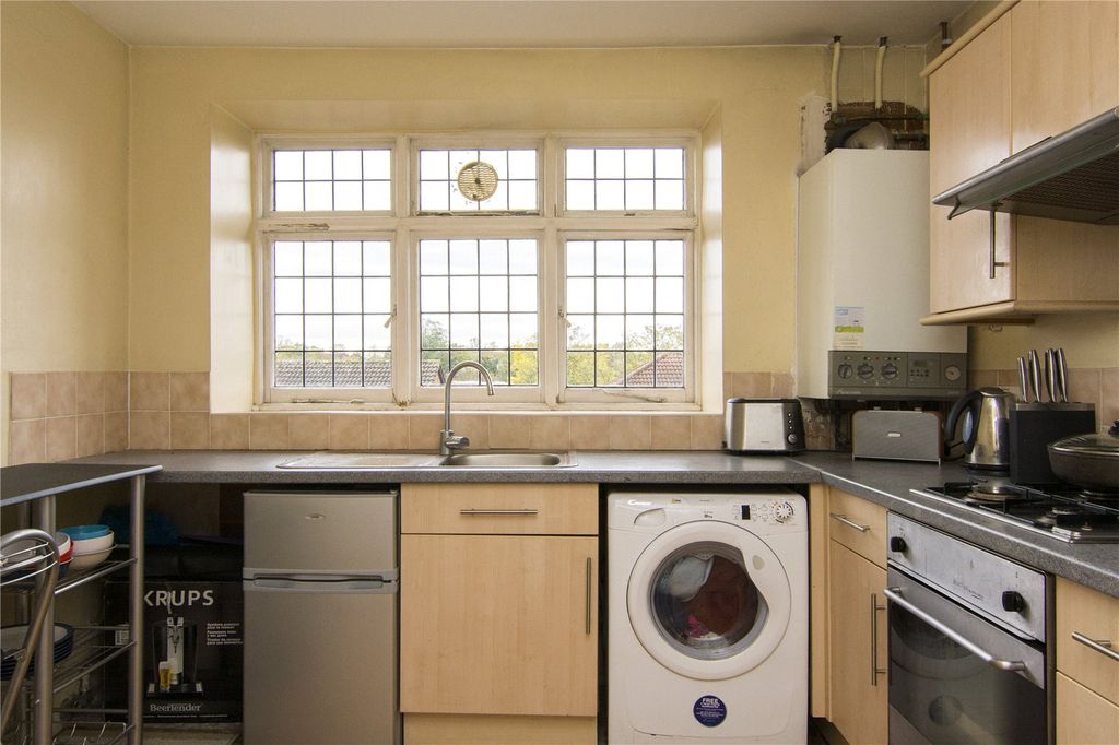 Property photo 3 of 6 Kitchen