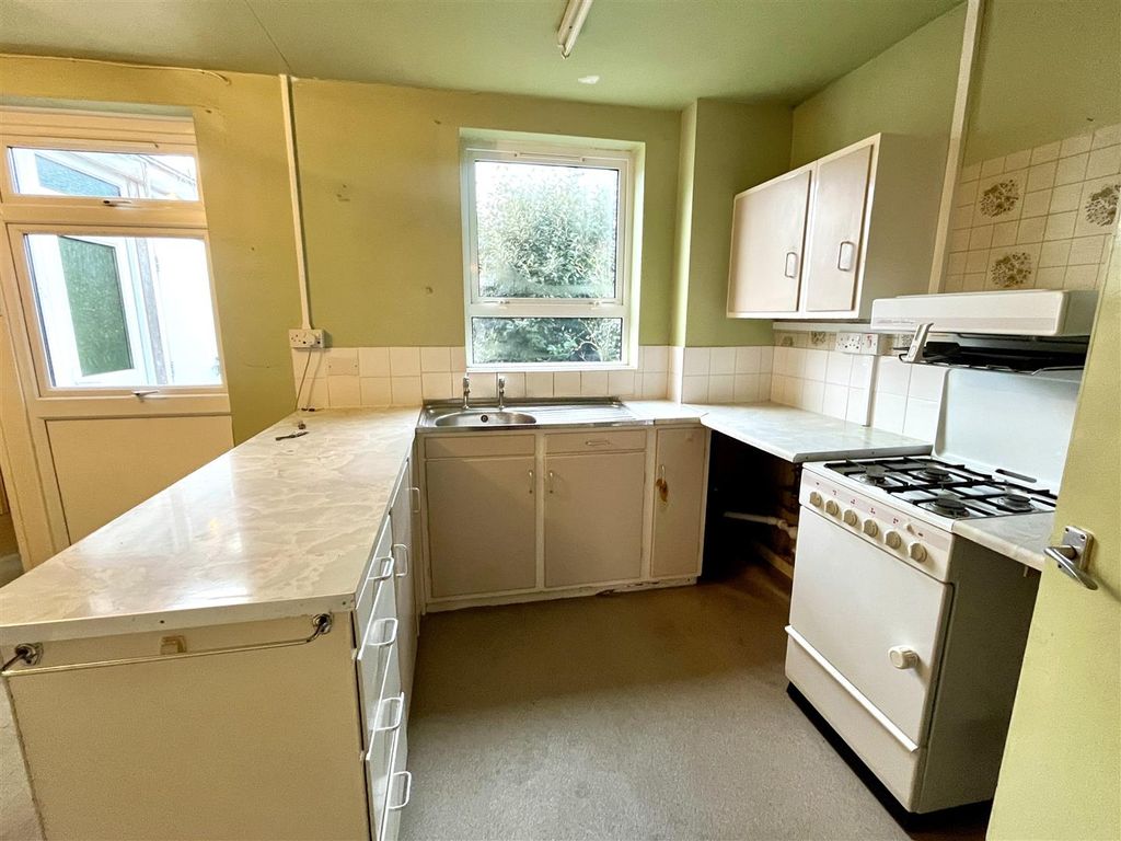 Property photo 3 of 11