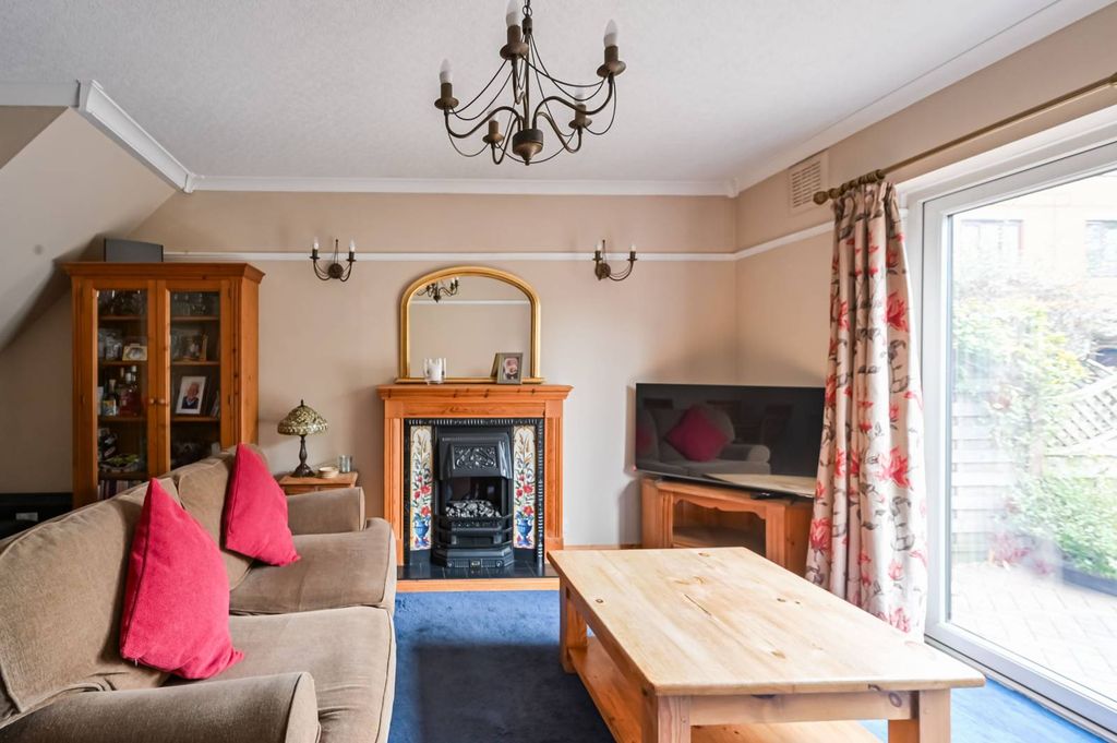 Property photo 2 of 19