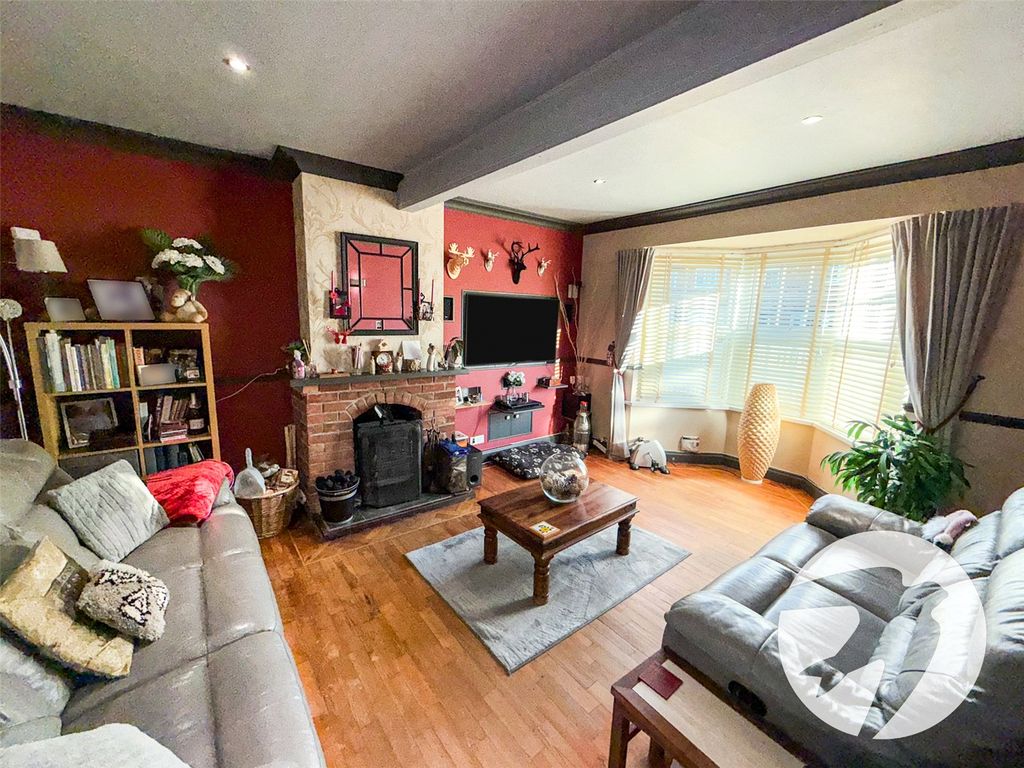 Property photo 3 of 15 Picture No. 18