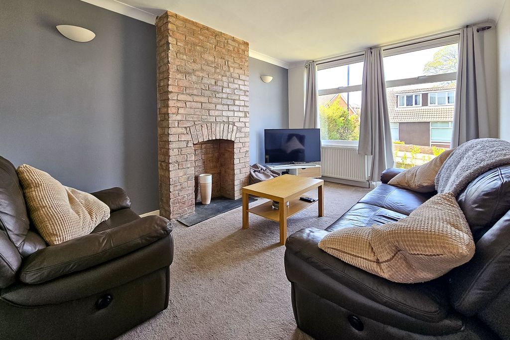 Property photo 3 of 21