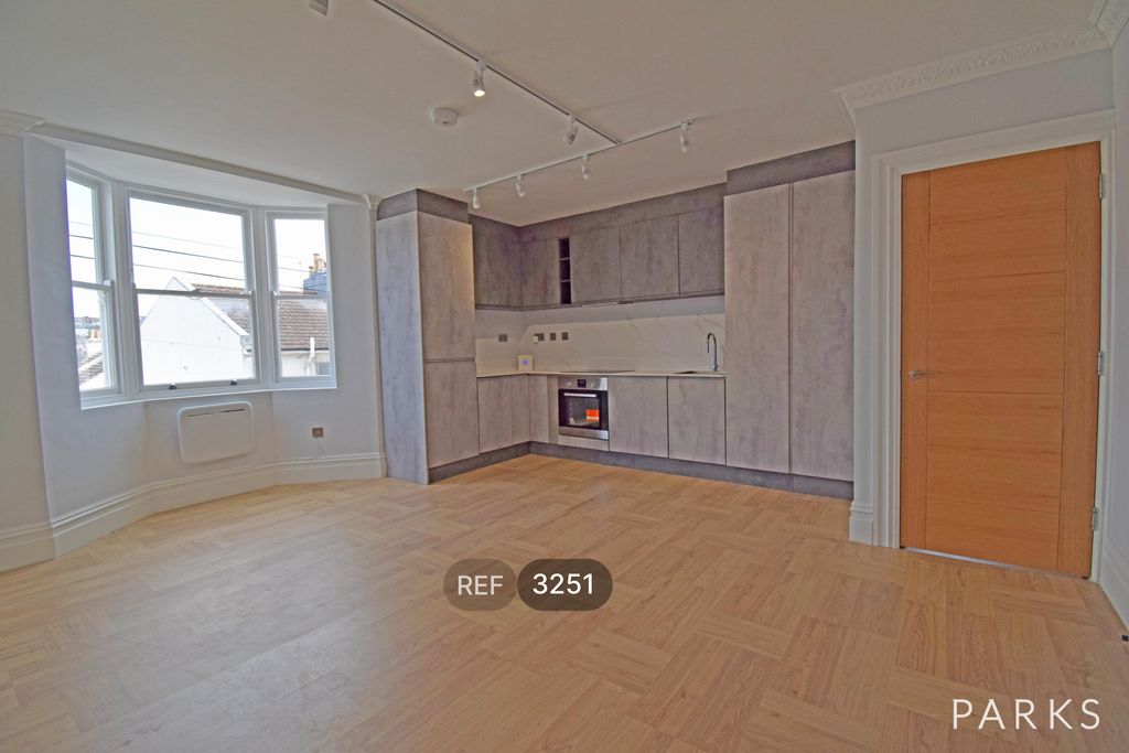 Property photo 3 of 9 Kitchen/Living Area