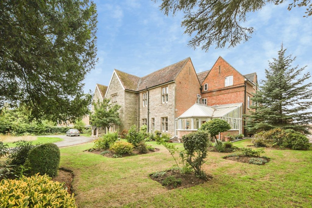 Property photo 1 of 16 Pbox-Img.Jpg