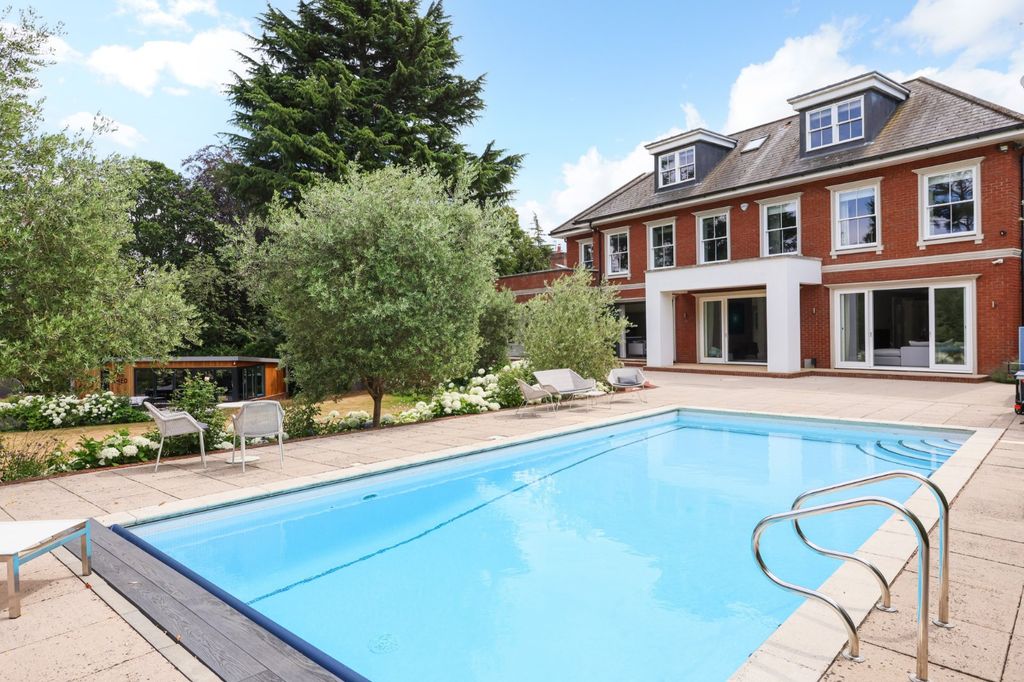 Property photo 1 of 30 Swimming Pool