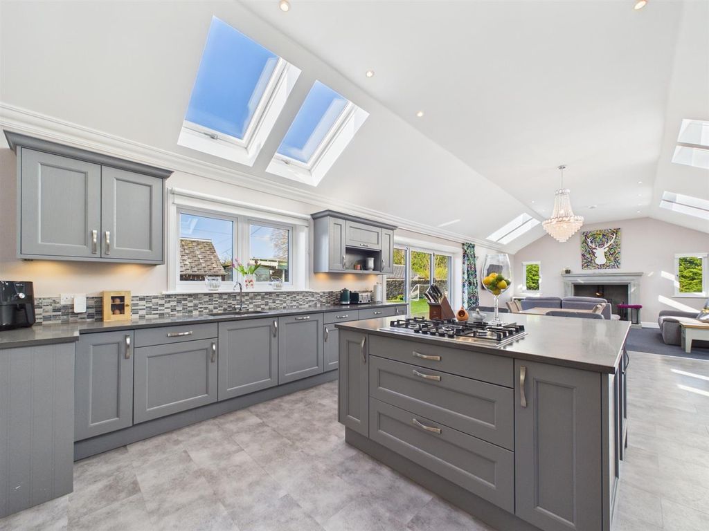 Property photo 2 of 34 Cam01486G0-Pr1047-Still001.Jpg