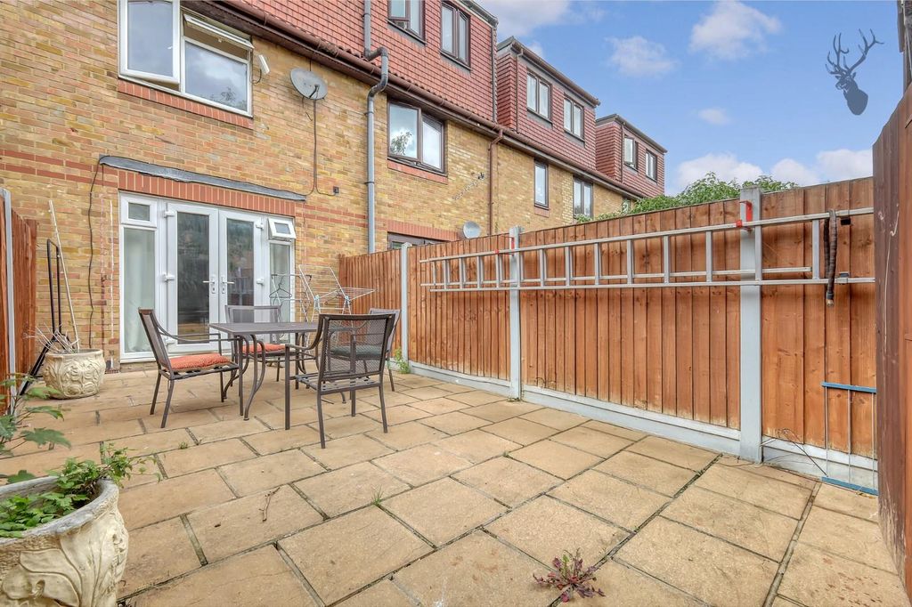 Property photo 3 of 12