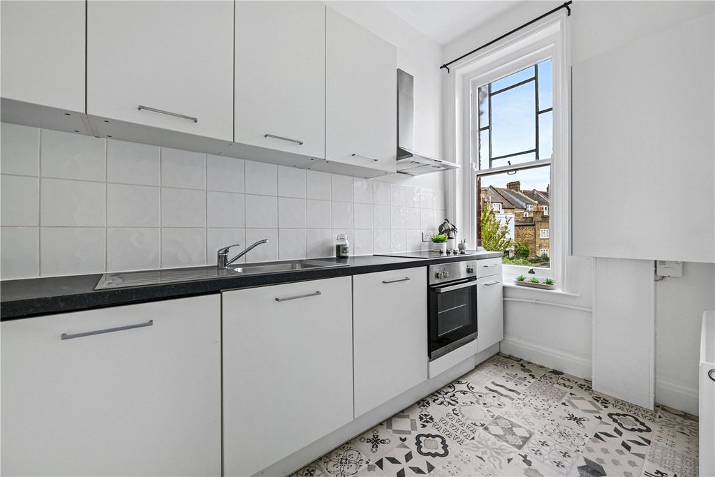 Property photo 3 of 9 Picture No. 10