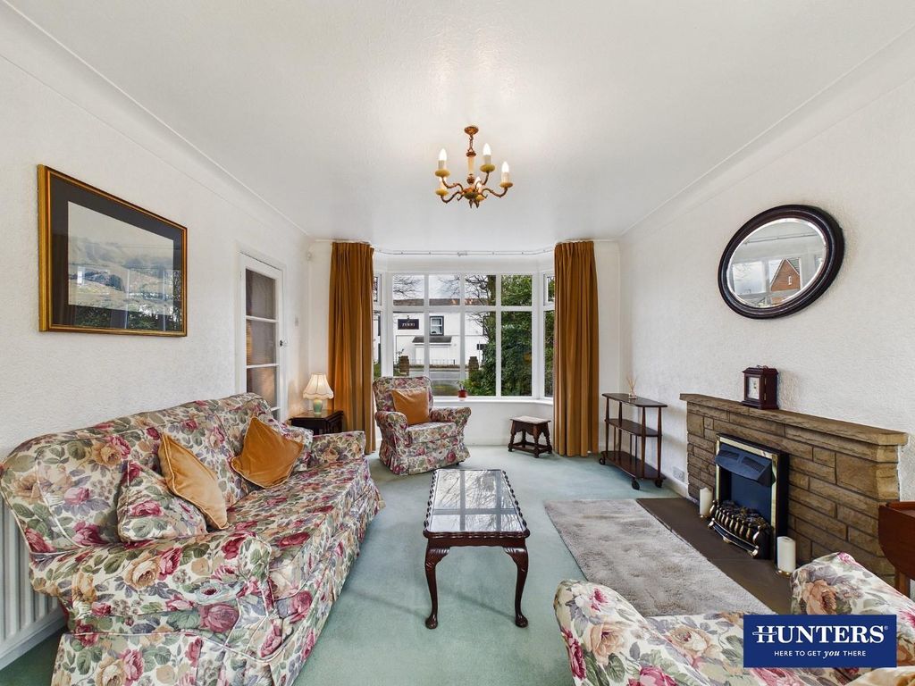 Property photo 3 of 23 Lounge