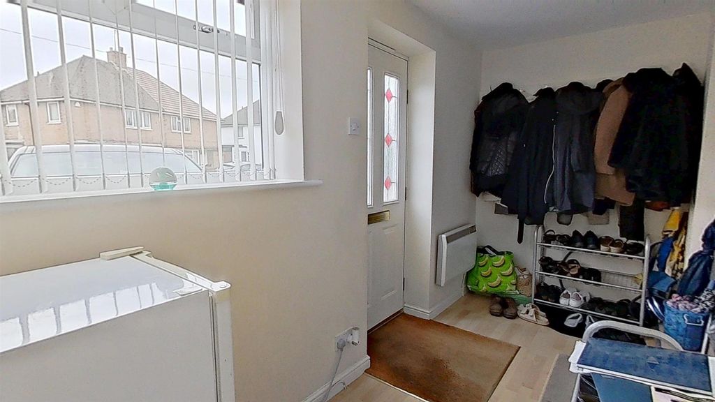 Property photo 2 of 22 22-Worle-Avenue-07012025_120653.Jpg